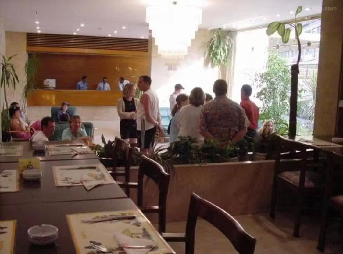 Maadi Hotel Cairo Exterior foto